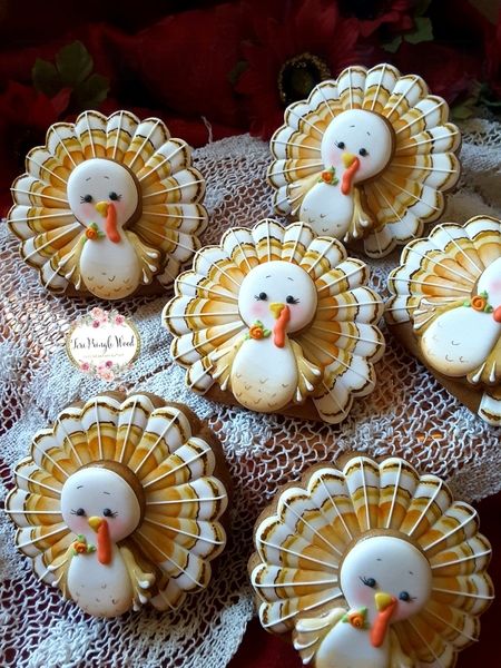 Whimsical Festive Turkey Cookies Bring Holiday Charm to Thanksgiving Celebrations.