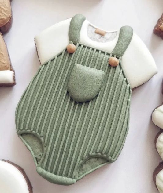 Charming Baby Outfit Cookie Design: Perfect for Celebrations and Showers