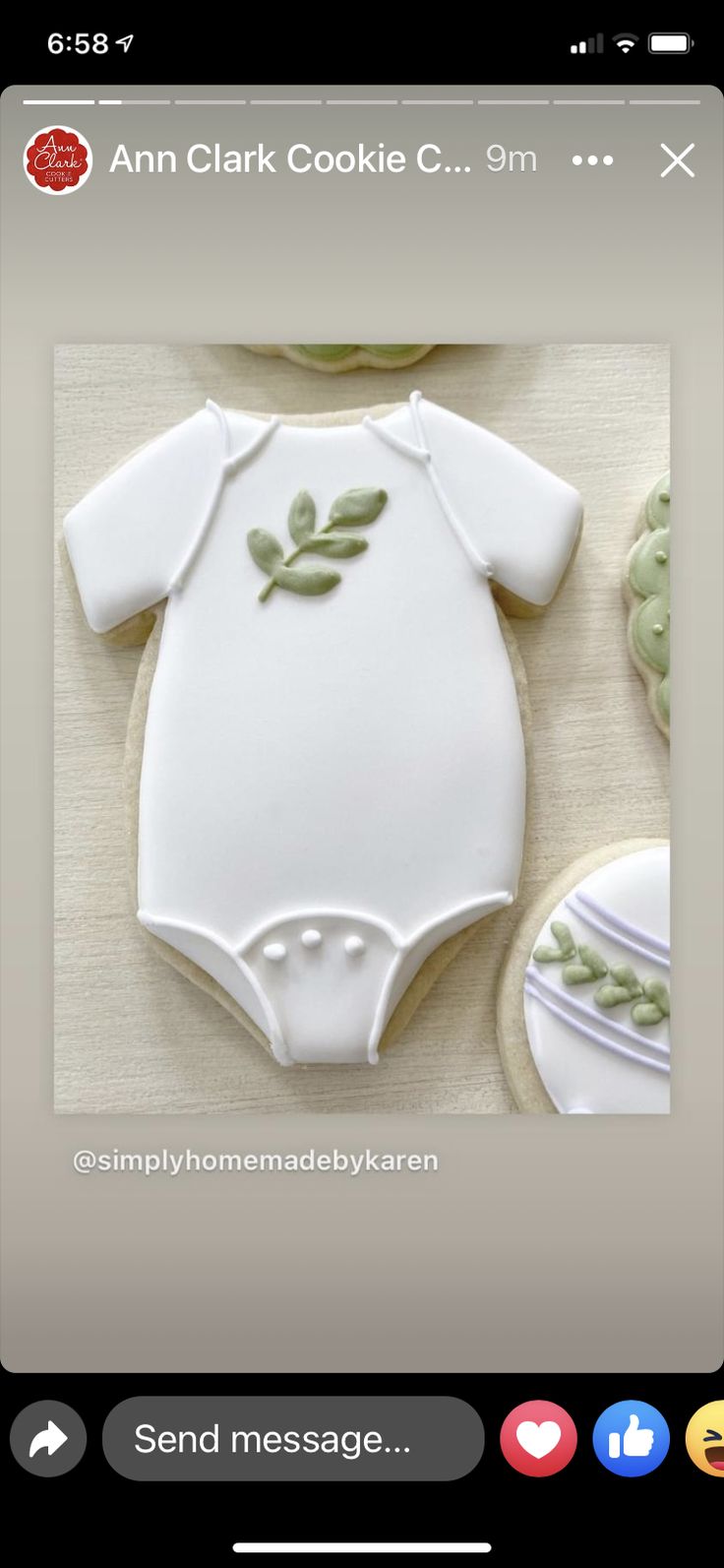 Charming Baby Onesie Cookie Design: Simple Elegance Meets Whimsical Touch for Celebrations.