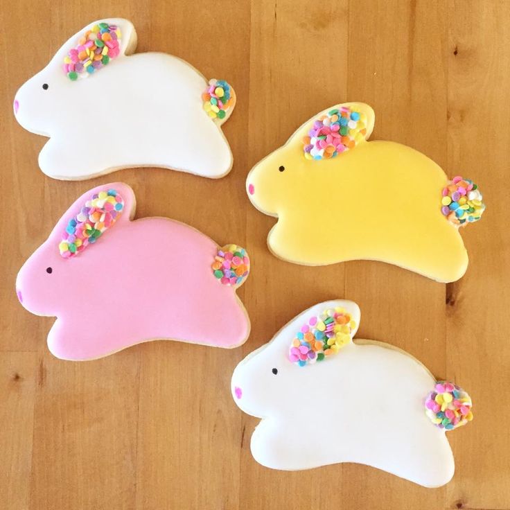 Whimsical Bunny-Shaped Cookies Adorned with Pastel Sprinkles for Festive Celebrations.