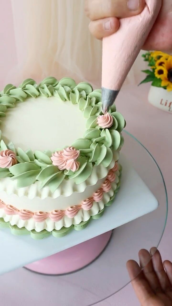 Elegant Pastel Cake Design with Intricate Floral Motifs