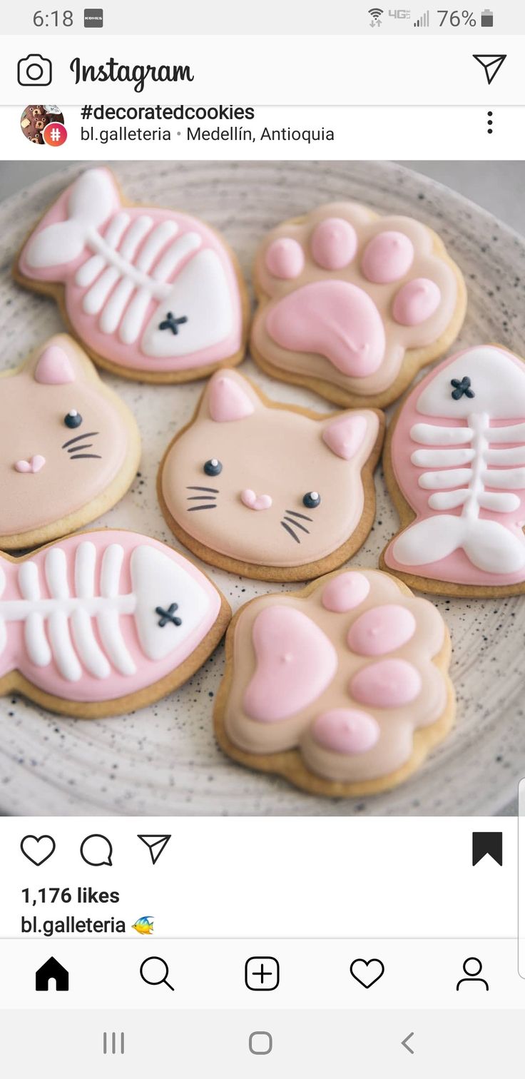 Charming Pastel Animal Motif Cookies for Themed Parties and Gifts.