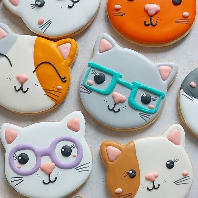 Charming Whimsical Cat-Shaped Cookies for Fun-Themed Gatherings.