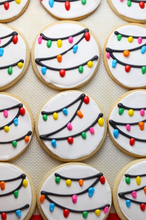 Vibrant Holiday-Themed Cookies: A Cheerful Treat for Festive Gatherings.