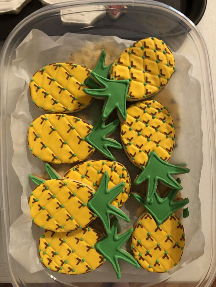 Tropical Pineapple Cookies with Vibrant Icing and Fondant Leaves for Summer Parties