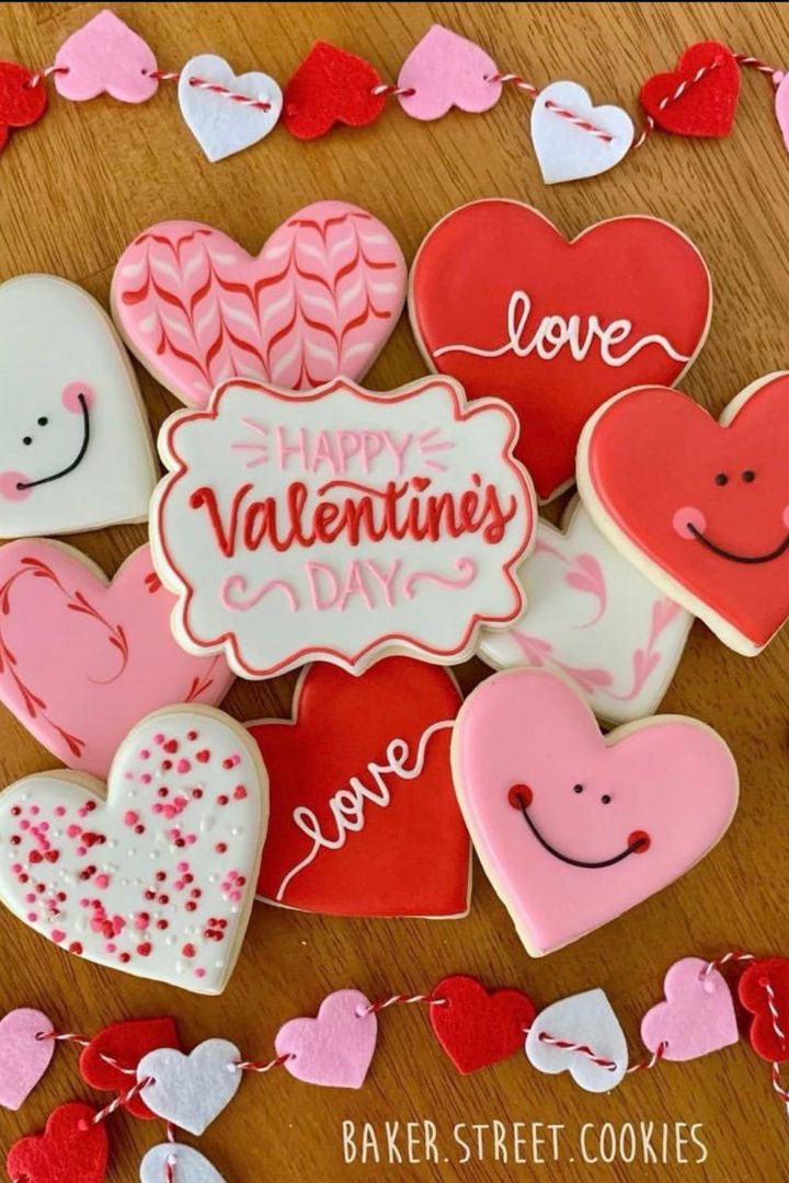 Festive Heart-Shaped Cookies: A Colorful Centerpiece for Valentine's Day Celebrations.