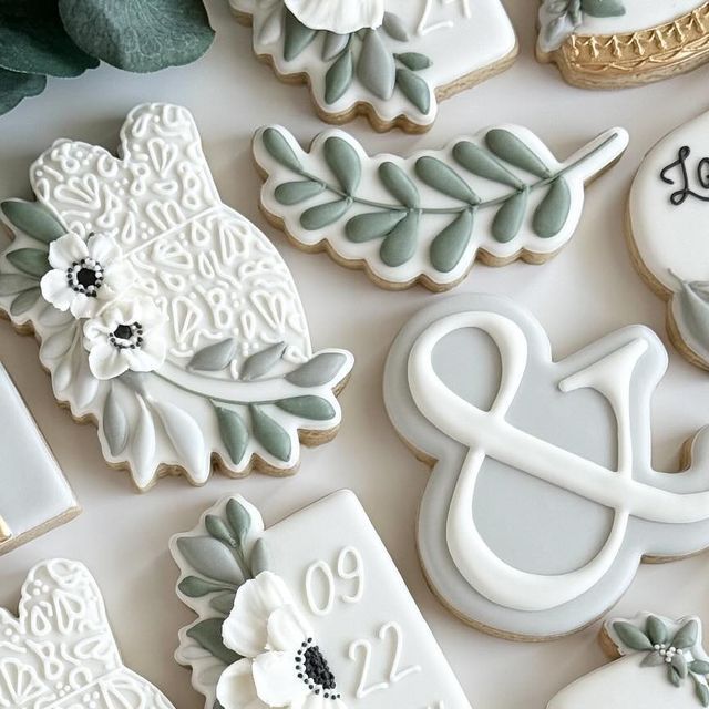 Elegant Floral Cookie Designs: Sophisticated Artistry for Special Occasions