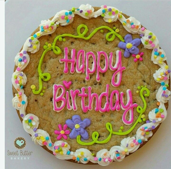 Vibrant Floral Cookie Cake Design for Festive Celebrations