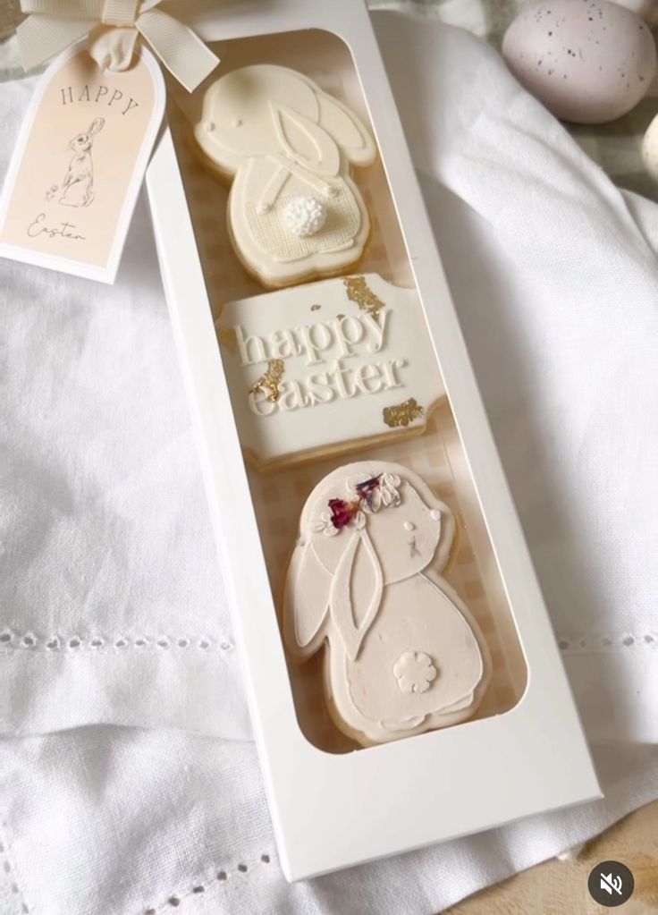 Charming Easter Treats: Elegant Bunny Decorated Cookies in Pastel Perfection