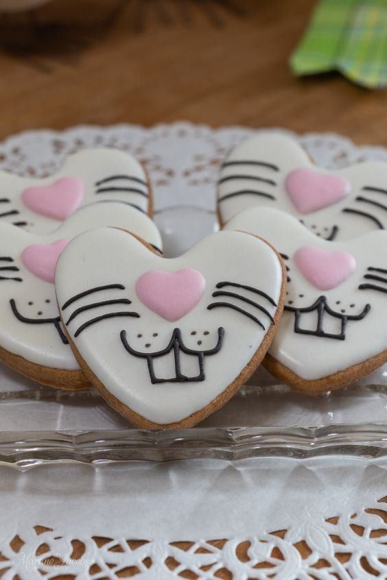 Charming Heart-Shaped Cookies with Playful Rabbit Faces and Delightful Details.