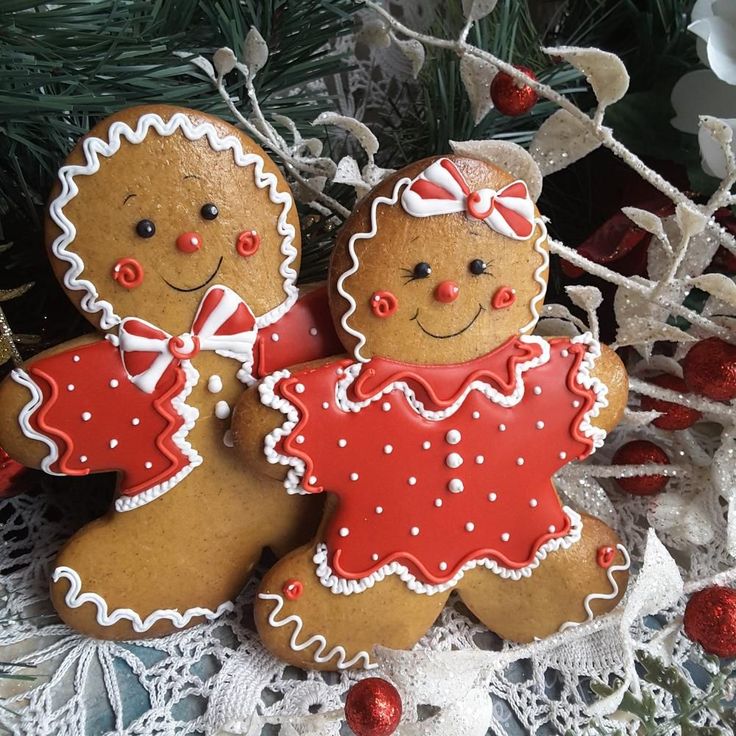 Charming Gingerbread Couple: Whimsical Holiday Delight with Vibrant Decor and Intricate Detail