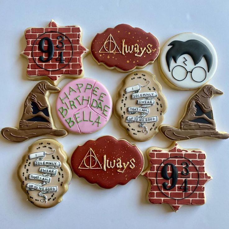 Whimsical Hogwarts Cookie Designs for a Magical Celebration.