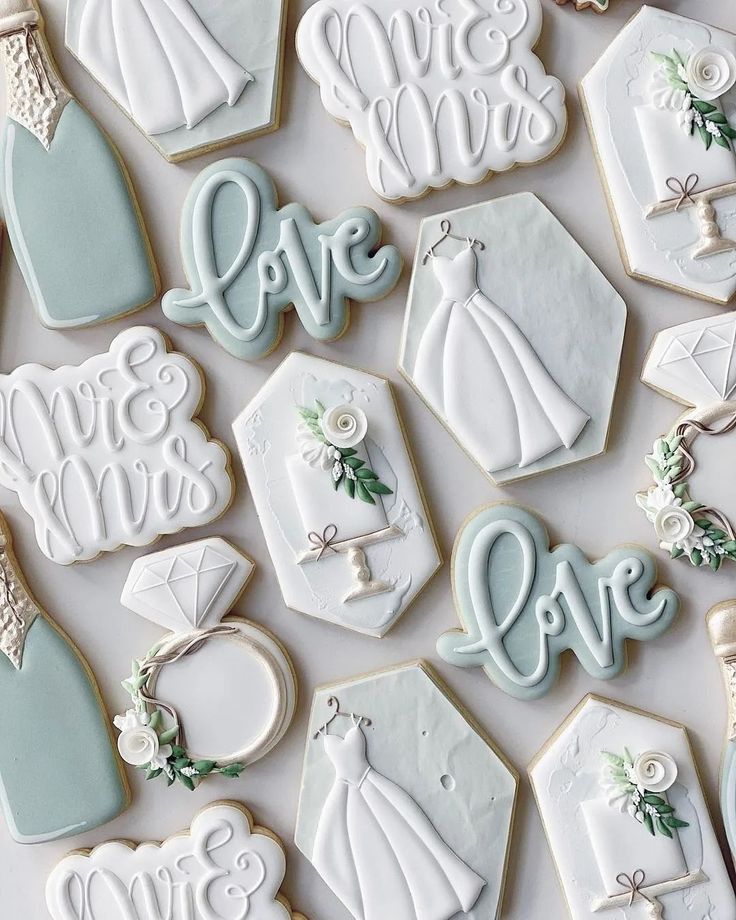 Elegant Wedding-Themed Cookies: Intricate Designs and Romantic Ambiance.