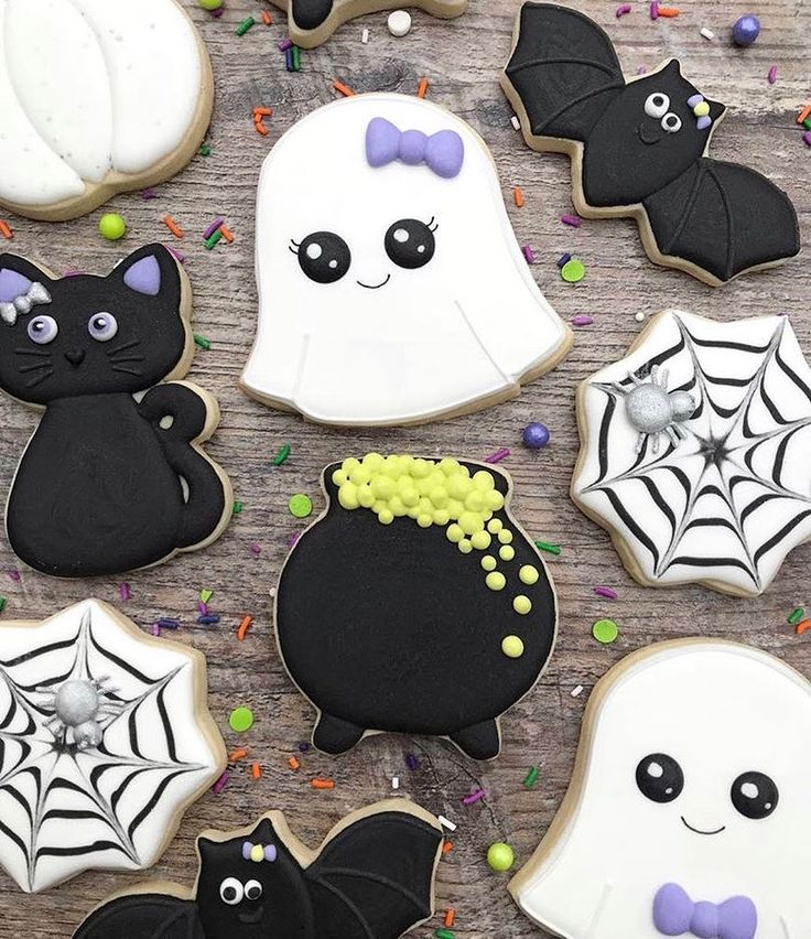 Whimsical Halloween Cookies with Festive Designs for Autumn Celebrations.