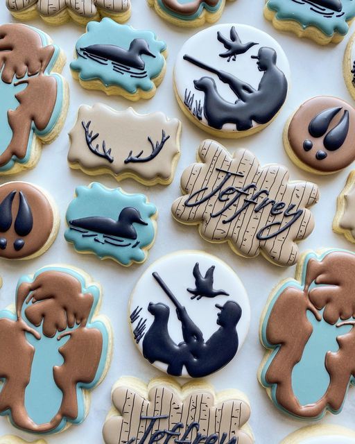 Nature-Inspired Decorative Cookies: Intricate Designs Celebrating Wildlife and Outdoor Adventures.