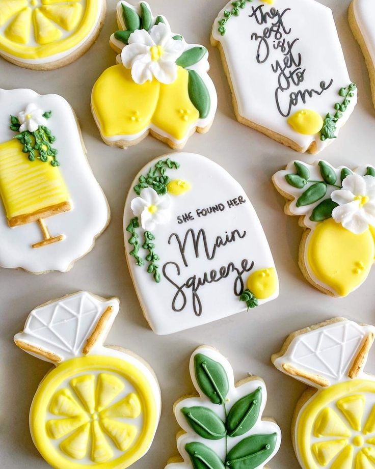 Cheerful Lemon-Themed Cookie Design for Summer Celebrations.