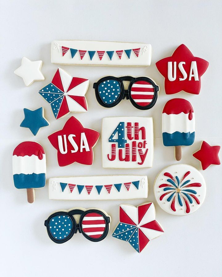 Patriotic Festive Cookie Designs: Stars, Stripes, and Fun Elements for July 4th Celebrations.