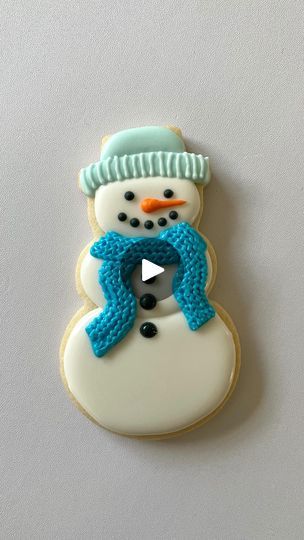 Vibrant Snowman Cookie Design: A Whimsical Winter Treat