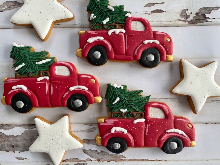 Charming Holiday Cookies: Vintage Trucks and Christmas Trees Bring Cheerful Elegance.