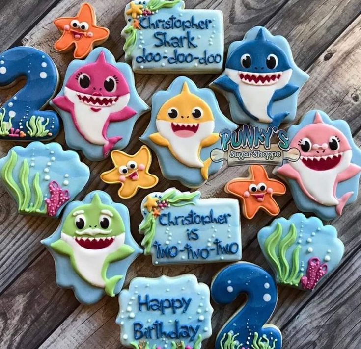 Vibrant Shark-Themed Cookies for Festive Ocean-Inspired Celebrations.