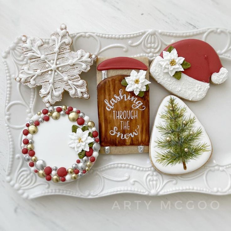 Charming Winter-Themed Festive Cookie Designs with Intricate Icing and Cheerful Decorations