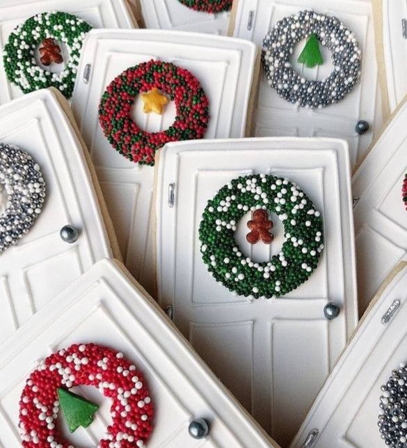 Intricate Holiday Wreath Nail Designs: Celebrate the Season with Vibrant Colors and Festive Details.