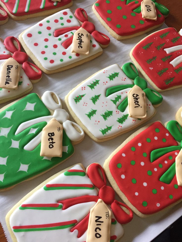 Festive Gift-Themed Cookies: Colorful Designs for Holiday Celebrations