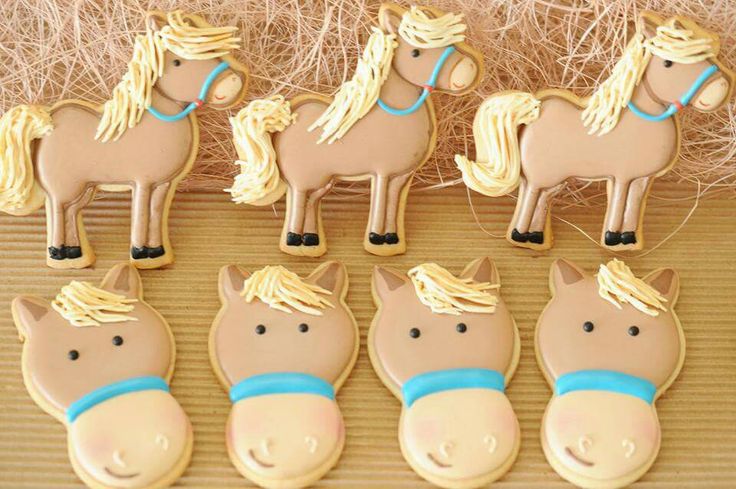 Charming Horse-Themed Cookies with Delightful Designs for Equestrian Celebrations.