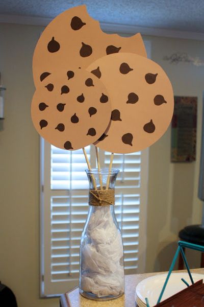 Whimsical Cookie-Themed Centerpiece Decor for Parties.