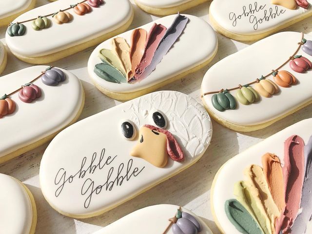 Charming Thanksgiving Turkey-Themed Festive Cookie Designs with Colorful Autumn Details.