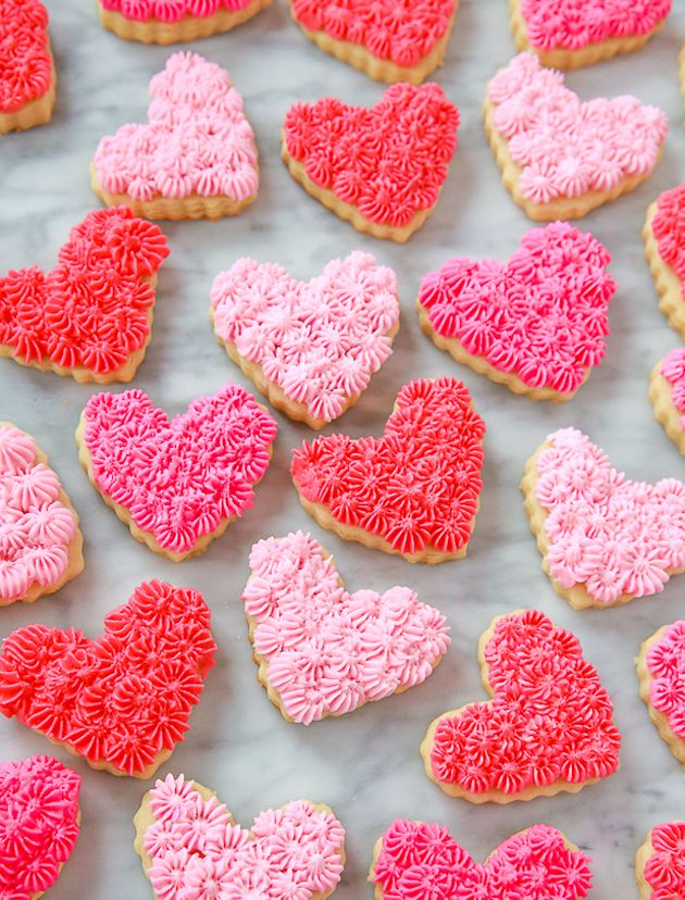 Festive Heart-Shaped Cookies: A Charming Inspiration for Valentine's Day Nail Art