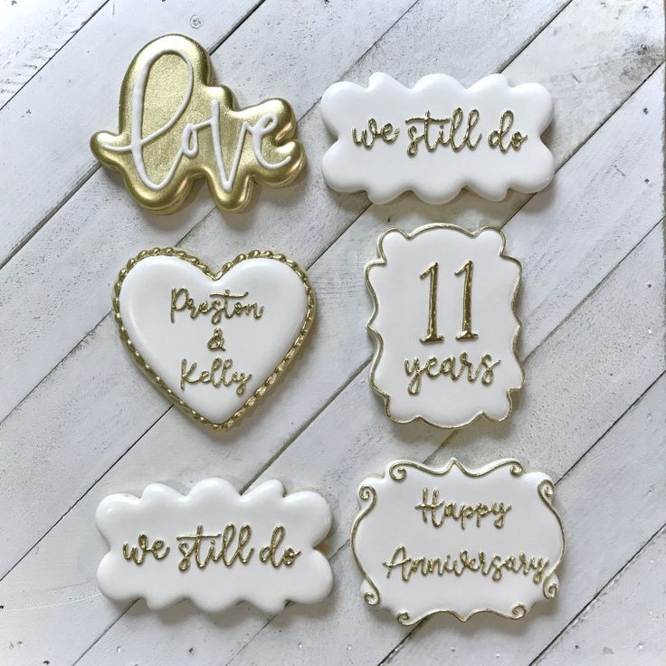 Elegant Romantic Cookie Designs: Intricate Details Celebrate Love and Commitment