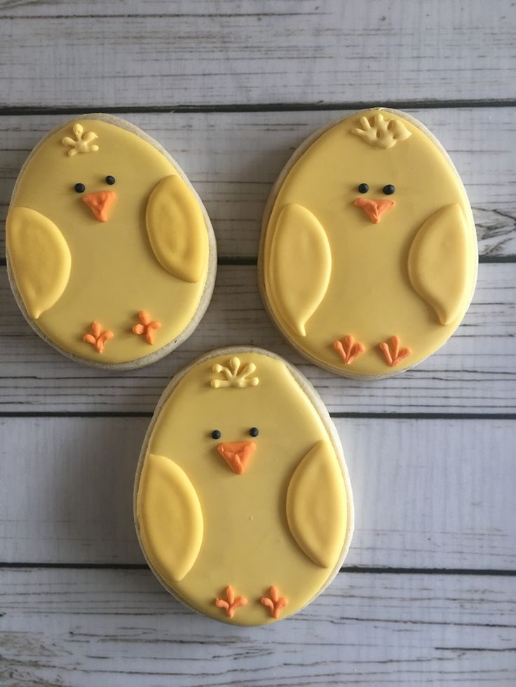 Whimsical Chick Egg Cookies: Delightful Treats with Charming Designs for Festive Occasions.