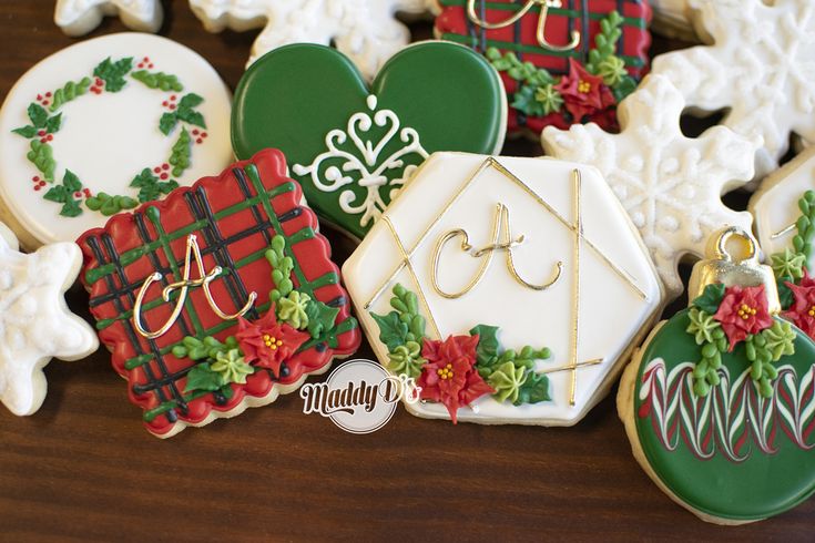 Festive Decorative Cookies: Intricate Holiday-Inspired Designs in Rich Colors