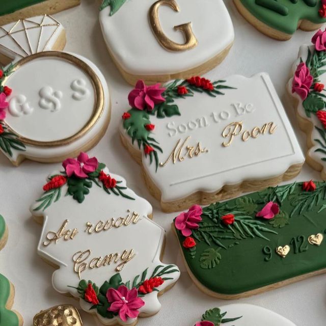 Elegant Floral Cookies: A Festive Blend of Artistry and Sweetness for Celebrations.