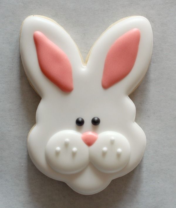 Whimsical Bunny-Shaped Cookie: A Festive Treat with Cute Design and Playful Details.