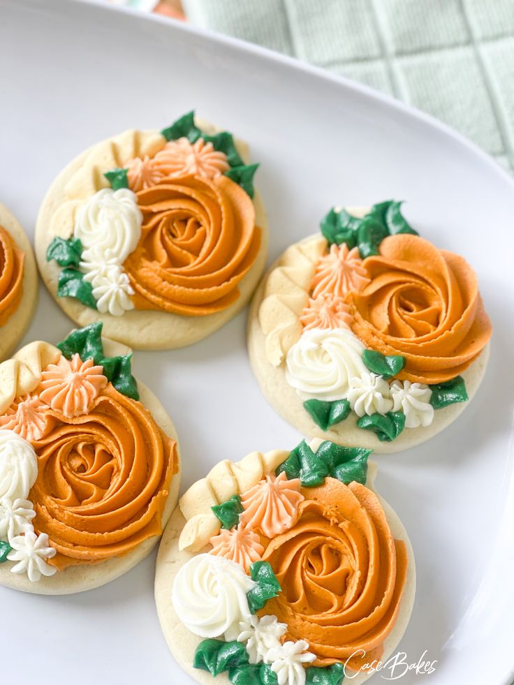 Autumn-Themed Decorative Cookies with Floral Icing Designs