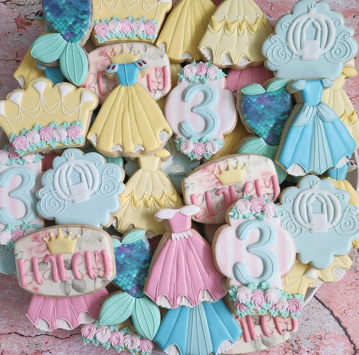 Charming Pastel Cookie Designs for Whimsical Celebrations.