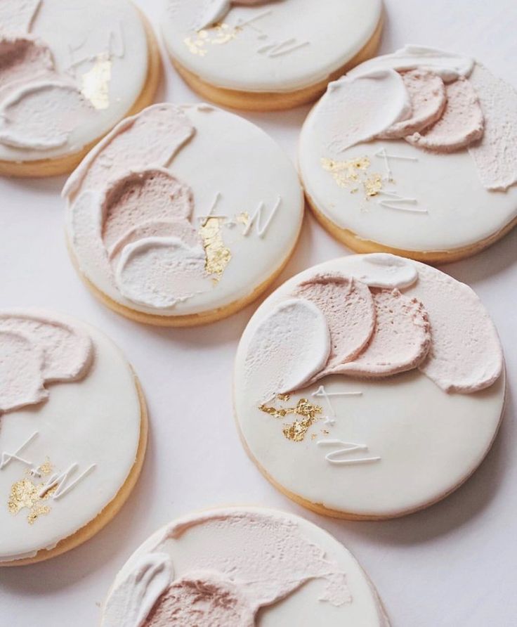 Elegant Pastel Cookie Design with Gold Accents for Special Occasions